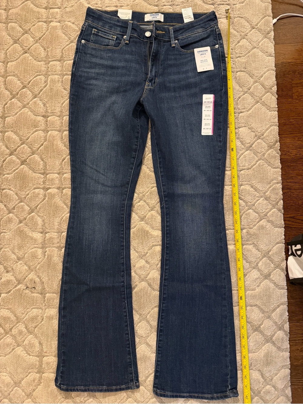 Denizen from Levins mid ride boot cut size 27/32 length NWT